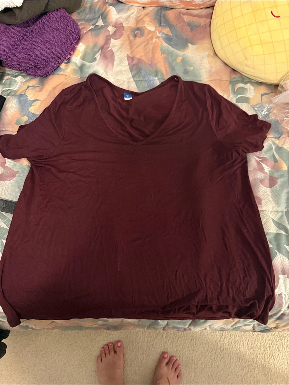 Old Navy Burgundy V-Neck Short Sleeve Tee